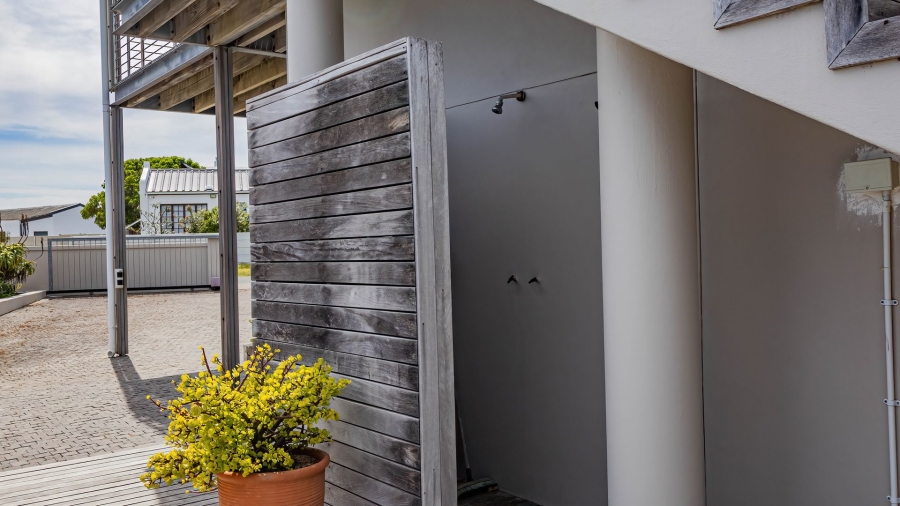 4 Bedroom Property for Sale in De Kelders Western Cape